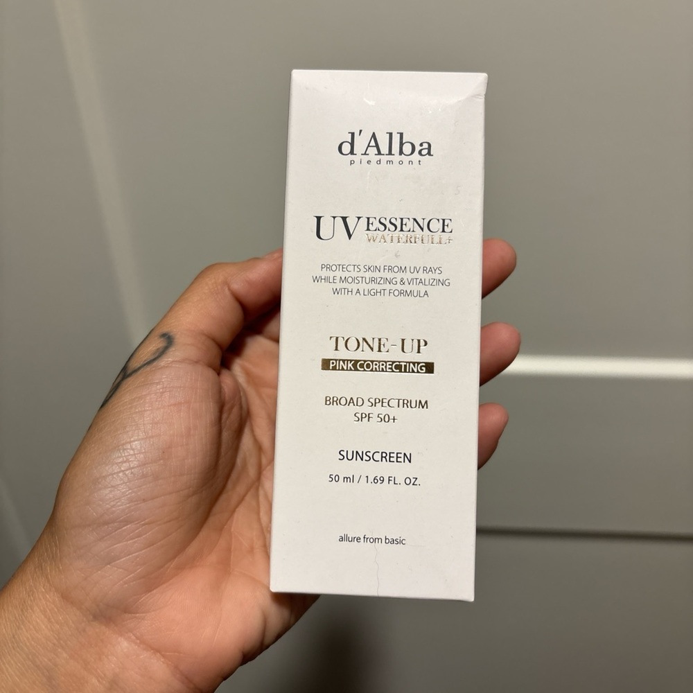 Alba Tone-Up Pink Correcting Sunscreen — White & Pink Box